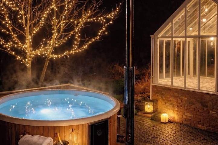 Villa for 16 people, with hot tub and yard in Norway