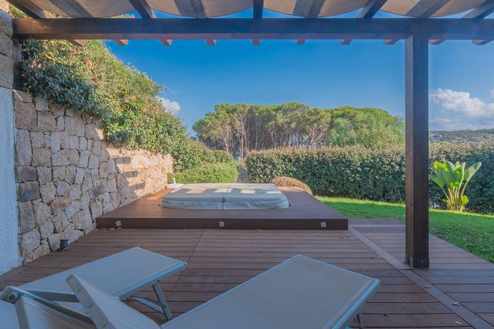 Location de vacances pour 4 personnes, avec jacuzzi ainsi que balcon et jardin à Arzachena - 3