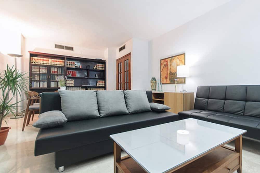 Entire apartment, Granada Center Comfortable + Parking + 2 Ba + 3 Br in Granada, Granada Province