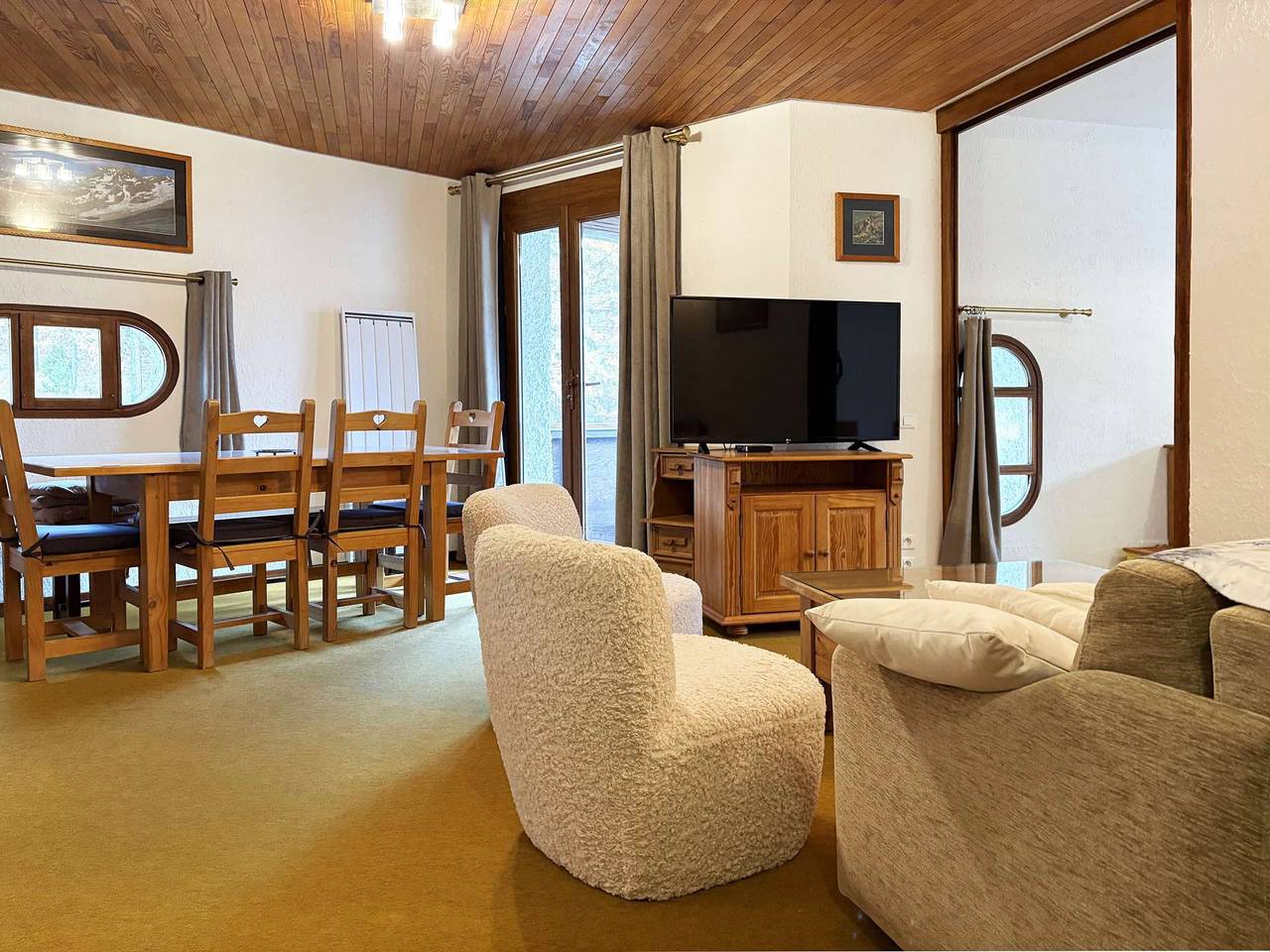 Entire holiday apartment, Appartement T3 8 personnes - résidence Horizon in Les Orres, Écrins National Park