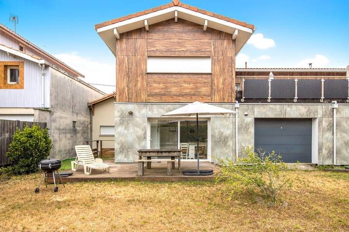 Gîte pour 4 personnes, avec jardin, adapté aux familles à Lège-Cap-Ferret