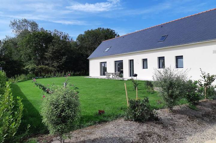 Location de vacances pour 8 personnes, avec jardin à Guiler-sur-Goyen