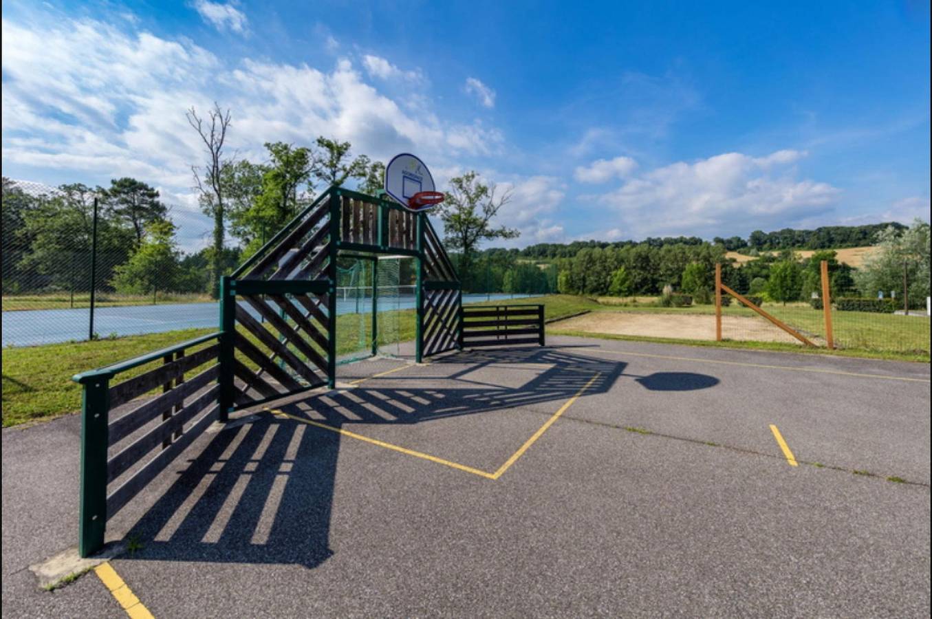 Entire apartment, Le Domaine du Golf d'Albret-Twobedroom Apartment in Barbaste, Nérac region
