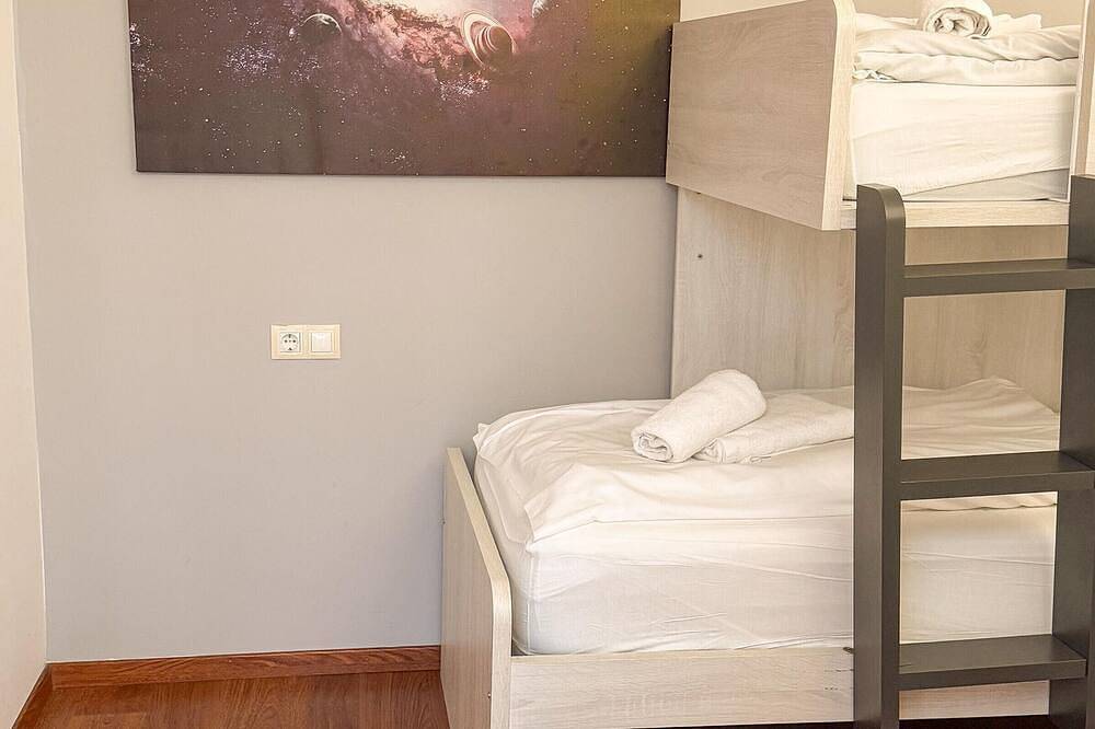 Entire apartment, Modern Apartment, 5 ppl, 2 Bedrooms, Includes Parking in Pal Arinsal
