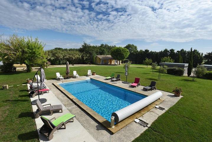 Villa pour 12 personnes, avec piscine et jardin