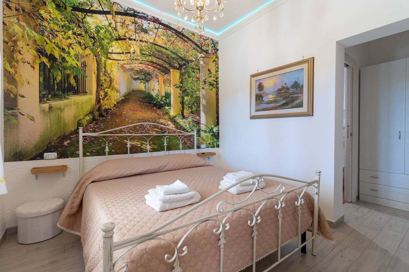 Appartement entier, Appartement 'Romantica' avec piscine partagée, Wi-Fi et climatisation in Putignano, Province de Bari
