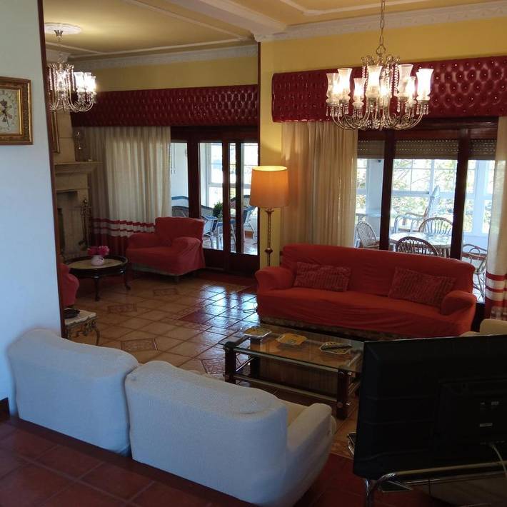 Location de vacances pour 10 personnes, avec Balcon et Terrasse ainsi que Jardin et Vue à A Cañiza