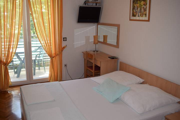 Ferienwohnung für 2 Personen, mit Balkon/Terrasse in Sveti Filip i Jakov