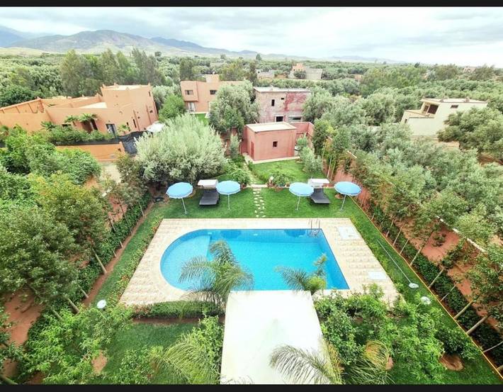 Location de vacances pour 8 personnes, avec terrasse et jardin ainsi que piscine et vue à Ourika (roman)