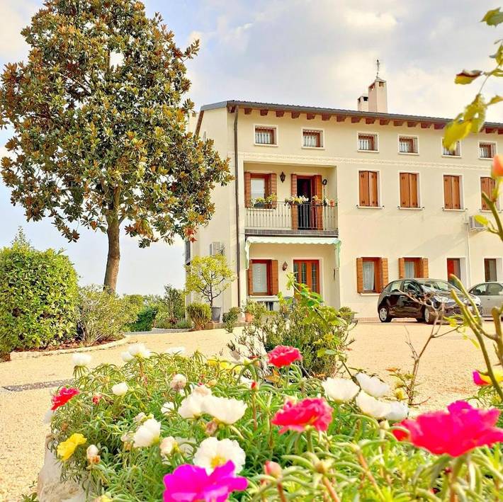 Appartement de vacances pour 12 personnes, avec Balcon et Terrasse ainsi que Jardin et Vue à Farra di Soligo
