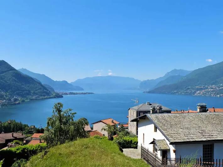 Villa per 3 persone, con Balcone e Terrazza a Colico