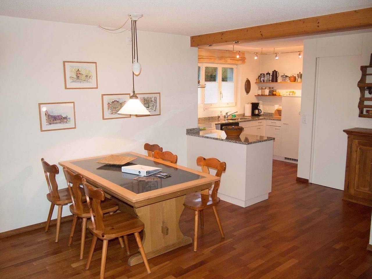 Ganze Wohnung, Gemütliche Ferienwohnung  mit grossem Gartensitzplatz, nahe dem Chuenisbergli. in Adelboden, Frutigen - Lenk - Adelboden