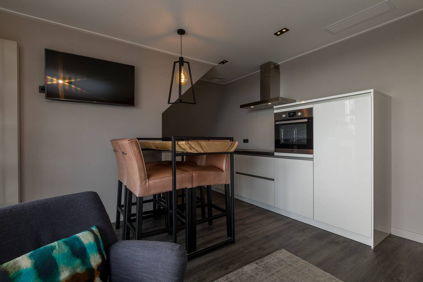 Geheel appartement, Luxe 4-persoons appartement 150 meter van het strand in Domburg in Domburg, Walcheren