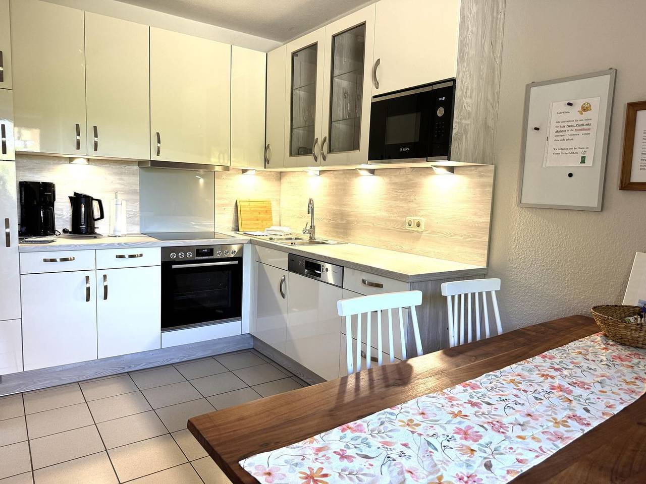 Ganze Wohnung, 4-Sterne Ferienwohnung Sonnenblume mit überdachten Balkon in Kabelhorst, Ostholstein