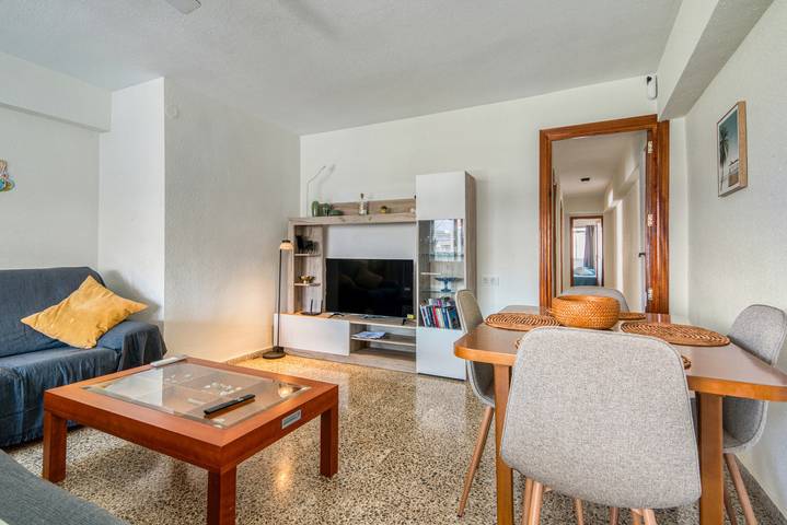 Apartamento entero, Apartamento 'De Playa En Cullera' con Vistas al Mar, Wi-Fi y Aire Acondicionado in Cullera, Costa de Valencia