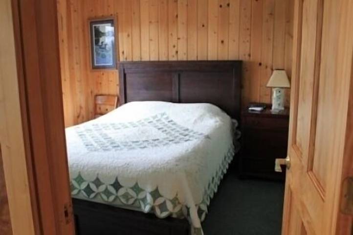 Vacation rental for 6 people, with yard and terrace in Lake Superior