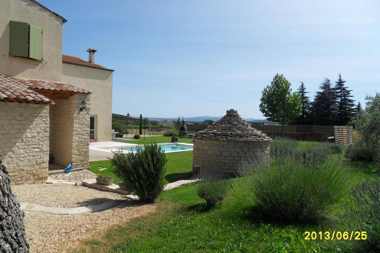 Studio with Pool View in Manosque, Parc naturel régional du Luberon