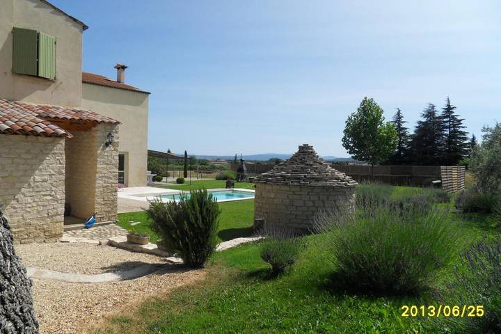Location de vacances pour 2 personnes, avec vue ainsi que jardin et piscine à Manosque - 4
