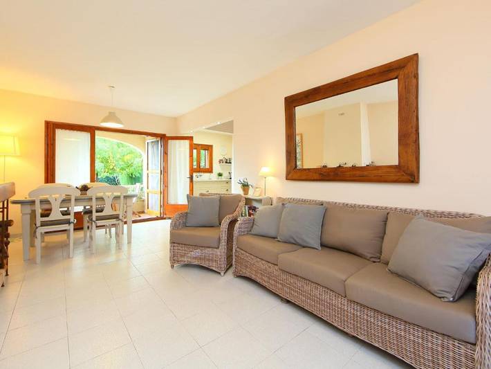 Location de vacances pour 6 personnes, avec terrasse ainsi que jardin et piscine à Bellcaire d'Empordà - 2