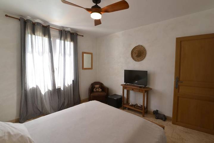 Gîte pour 2 personnes, avec piscine ainsi que jardin et vue à Saint-Victor-la-Coste - 4