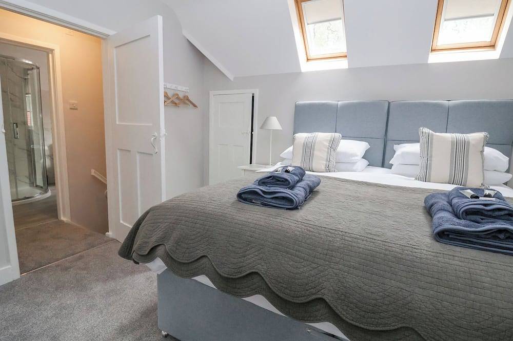 1 Golf Links Cottages, pet friendly, with a garden in Norley in Delamere, Cheshire West and Chester