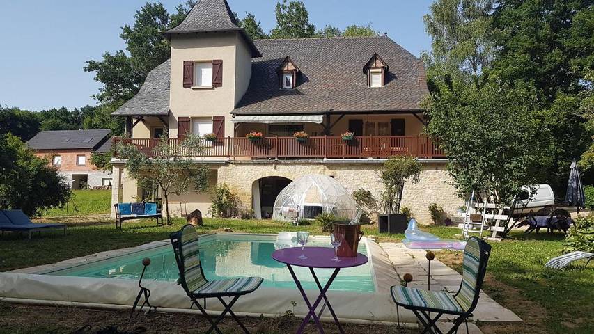 Chambre d’hôte pour 2 personnes, avec Terrasse et Jacuzzi ainsi que Jardin et Piscine