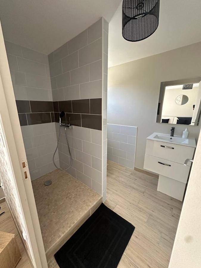 Location de vacances pour 6 personnes, avec terrasse dans Sainte-Livière - 3