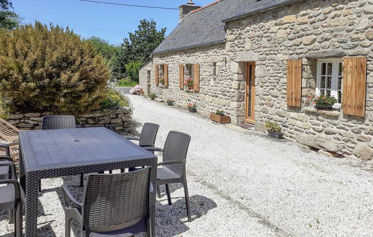 Location de vacances pour 5 personnes, avec terrasse et jardin à Ploudalmézeau - 4