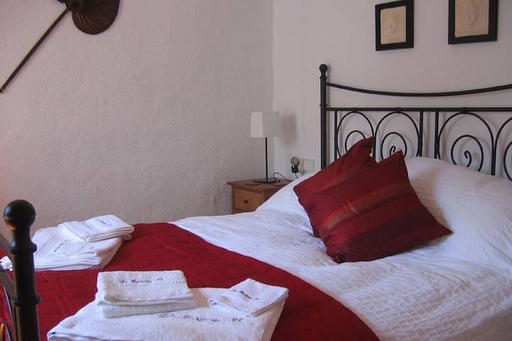 Gîte pour 4 personnes, avec jardin et piscine à Es Castell - 2