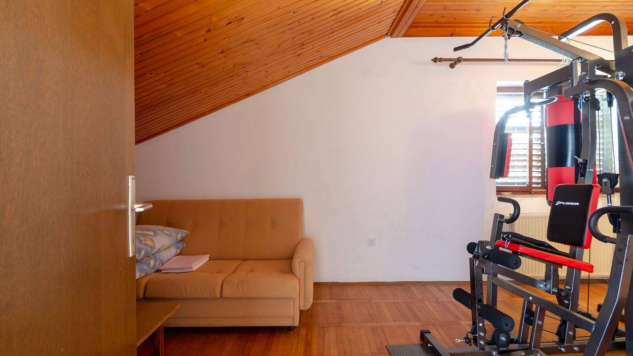 Ganze Ferienwohnung, Ferienwohnung für 6 Personen (95 m²) in Zavalatica in Čara, Korcula