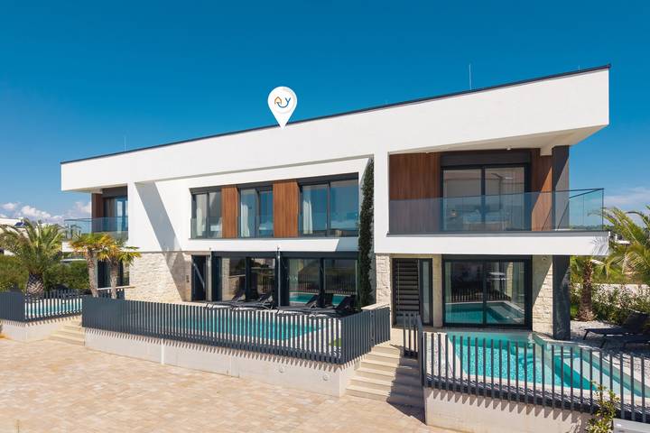 Villa für 6 Personen, mit Meerblick und Pool sowie Balkon, kinderfreundlich in Medulin