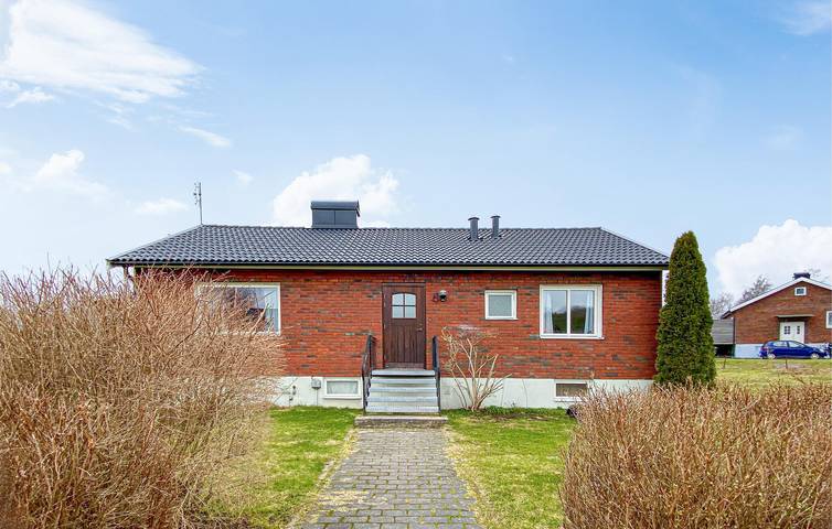 Ferienhaus für 4 Personen, mit Terrasse und Garten in Tanum