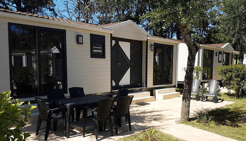 Camping für 4 Personen, mit Kinderpool und Terrasse sowie Pool in Grimaud - 3