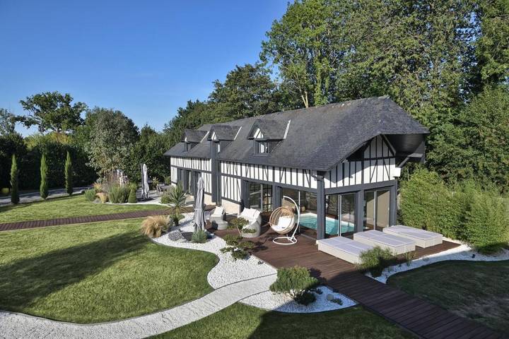 Maison de vacances pour 6 personnes, avec Jacuzzi et Terrasse ainsi que Jardin et Piscine