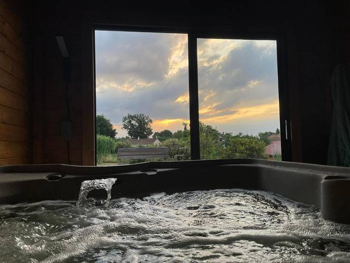 Maison d’hôte pour 3 personnes, avec jardin ainsi que jacuzzi et piscine dans la Loire - 4