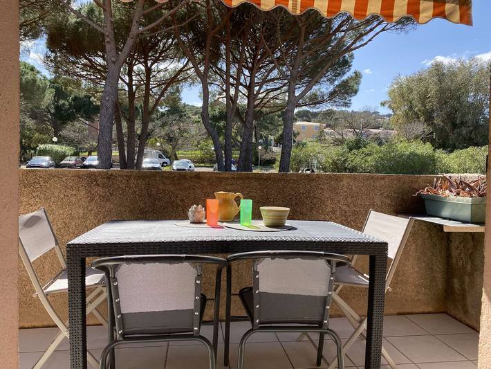 Gîte pour 5 personnes, avec balcon dans Plage de la Nartelle