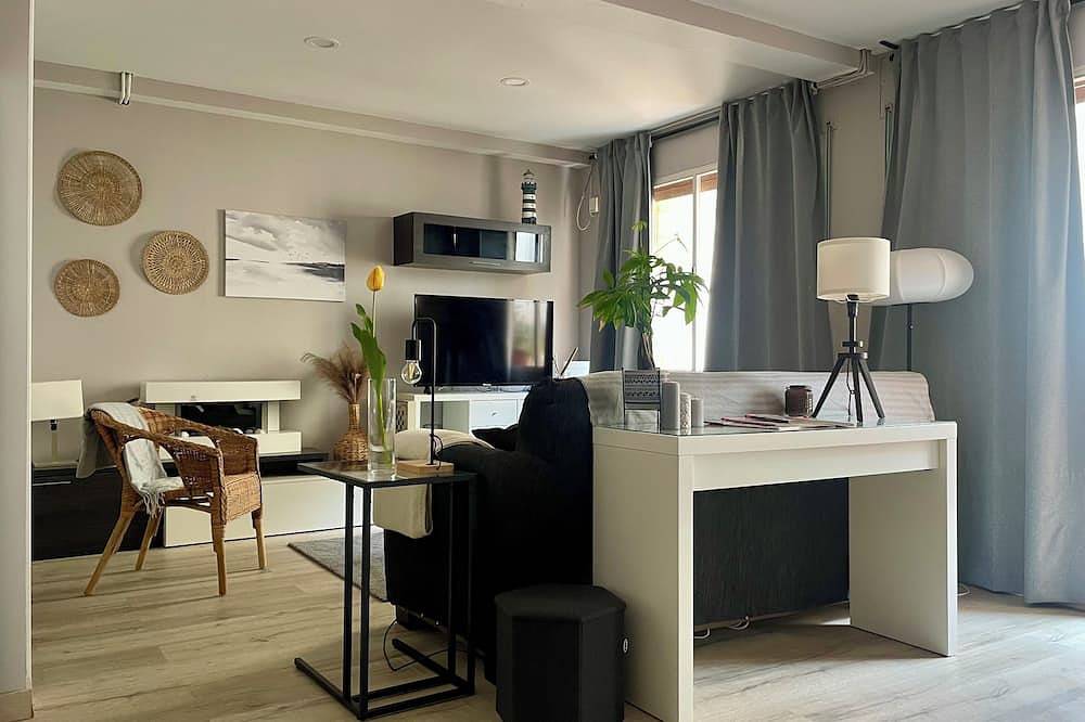 Entire apartment, D'Moda lodging. Bright apartment in the center of Ribadeo. in Ribadeo, Rías Altas