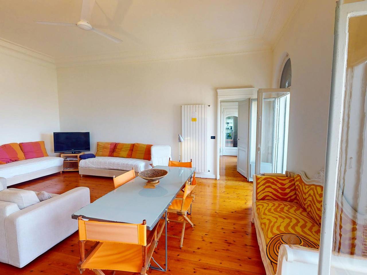 Entire apartment, Spacious 3P in quiet palace, sea view in Menton in Menton, Mediterranean Coast (France)