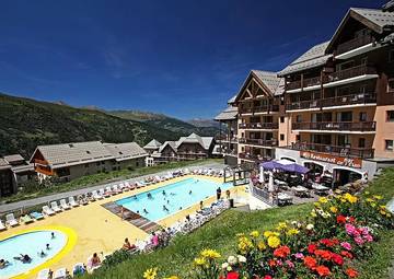 Gîte pour 5 personnes, avec vue ainsi que balcon et sauna, animaux acceptés à Valmeinier
