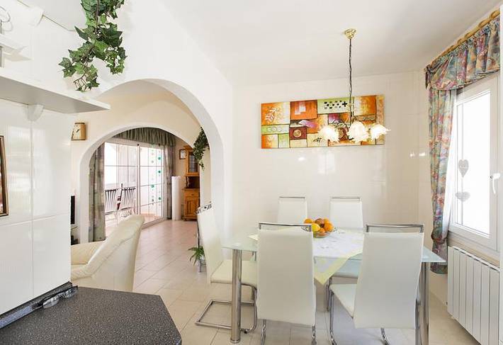 Casa rural para 5 personas, con vistas al lago y terraza en Ampuriabrava - 4