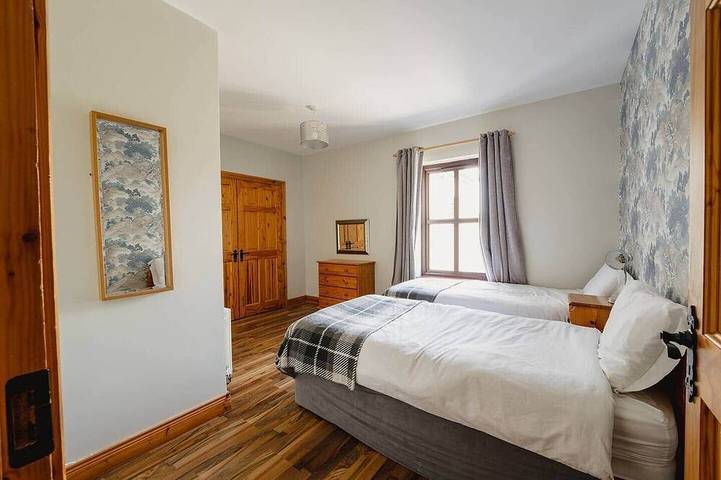 The Moor: Creevy Cottages in Donegal, County Donegal