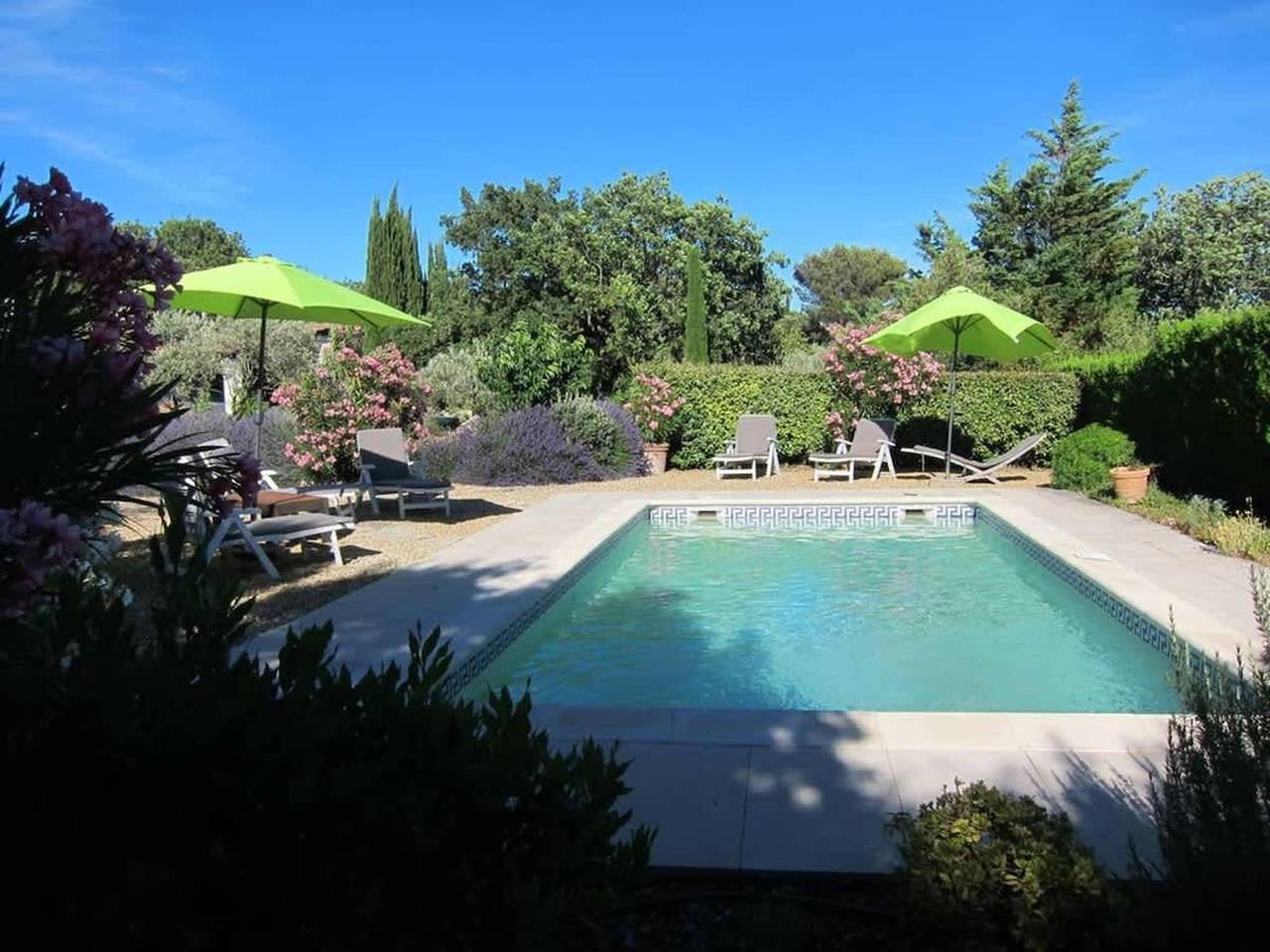Geheel appartement, Retraite, aan het zwembad bij Cabrières Village in Cabrières-d'Avignon, Parc naturel régional du Luberon