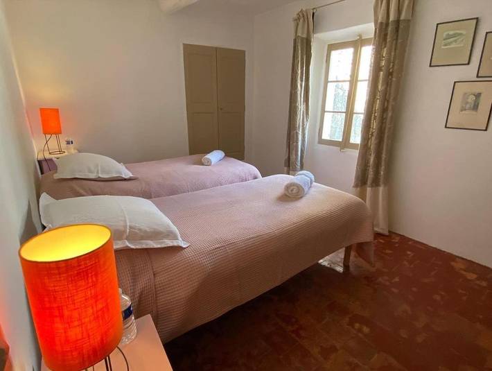Chambre d’hôte pour 2 personnes, avec vue ainsi que piscine et jardin à Saint-Saturnin-lès-Apt - 3