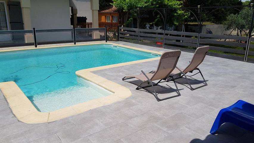Location de vacances pour 5 personnes, avec piscine et jardin à Vedène - 2