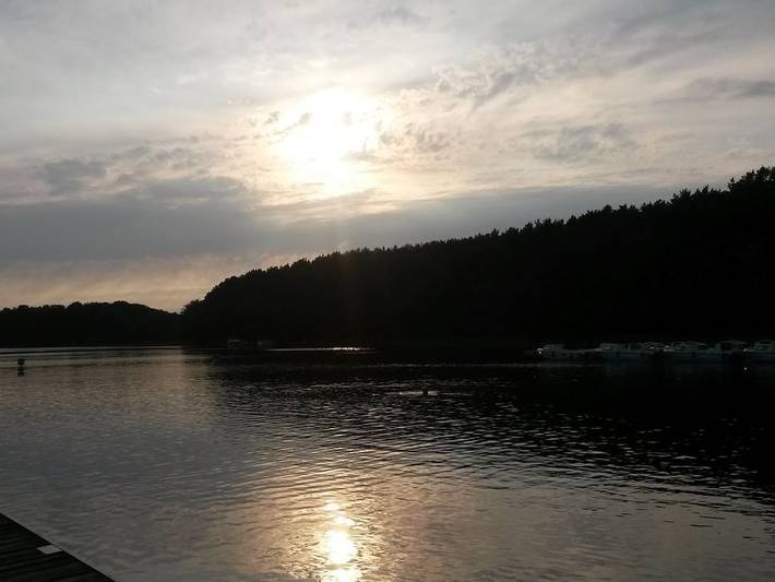 Mit Boot am See "A" in Badestrand Pian, Himmelpfort