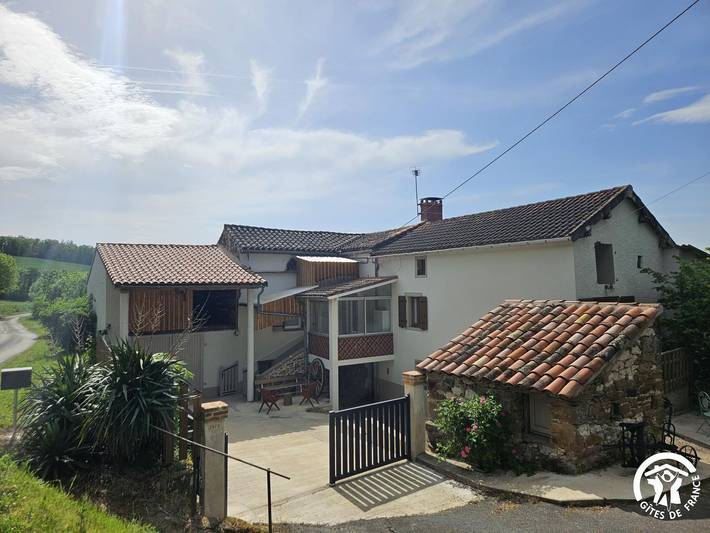 Gîte pour 5 personnes, avec Terrasse à Monestiés