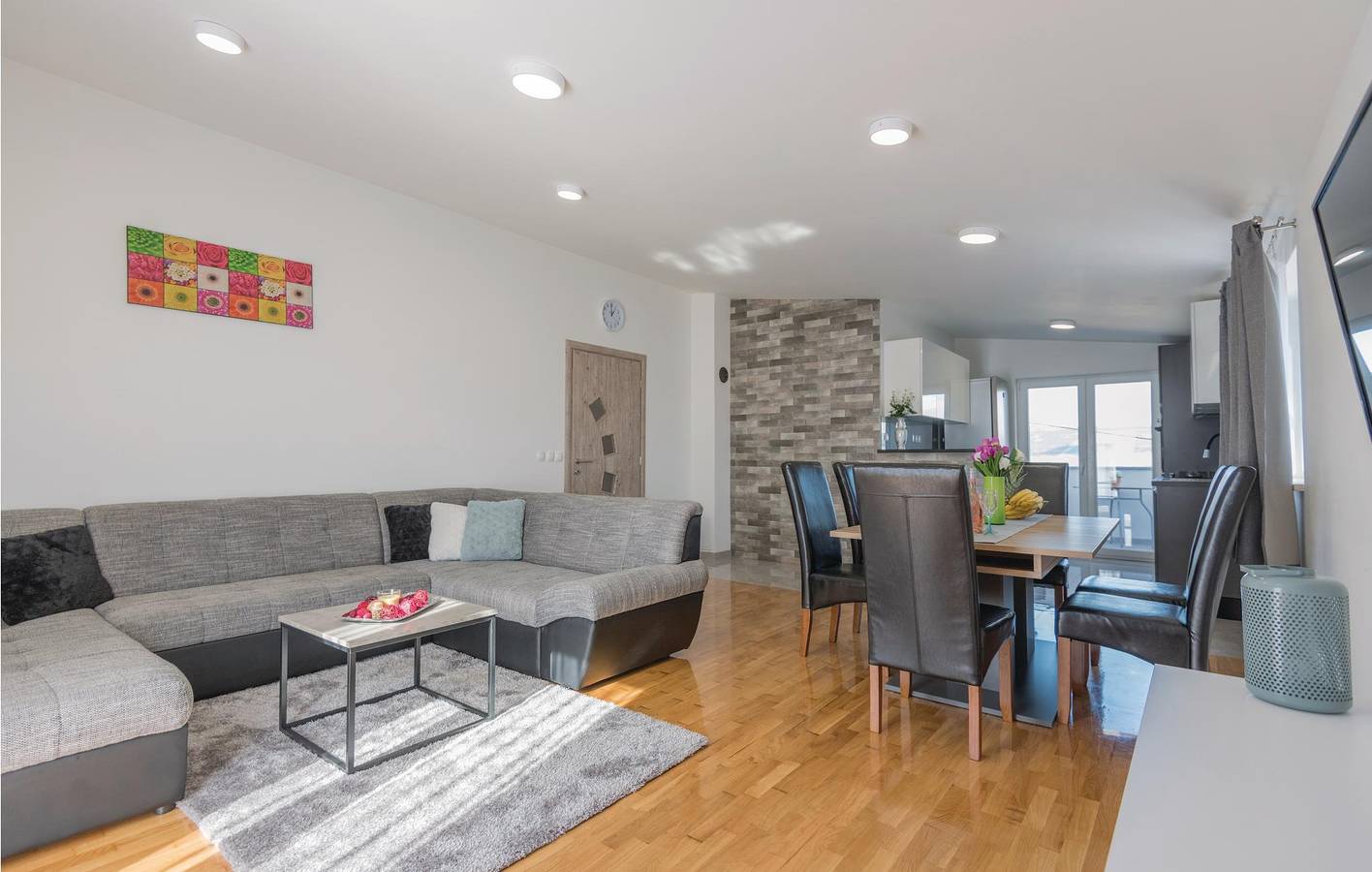 Charmante 95 m² große Wohnung mit Pool, WLAN und Zugang zum Fluss in Imotski, Makarska Riviera