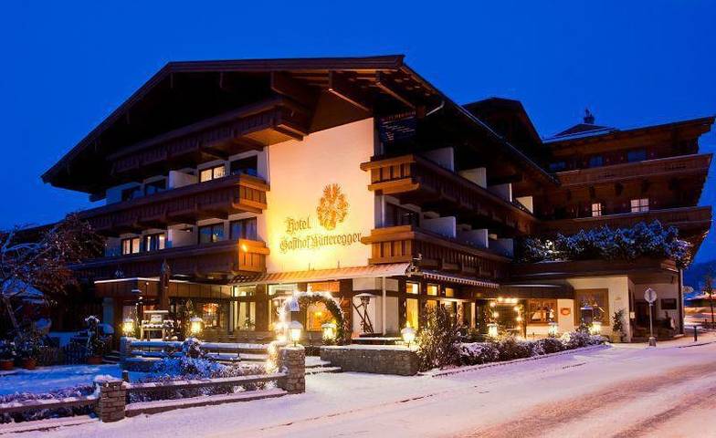 Hôtel pour 4 personnes, avec jardin ainsi que piscine et sauna, animaux acceptés