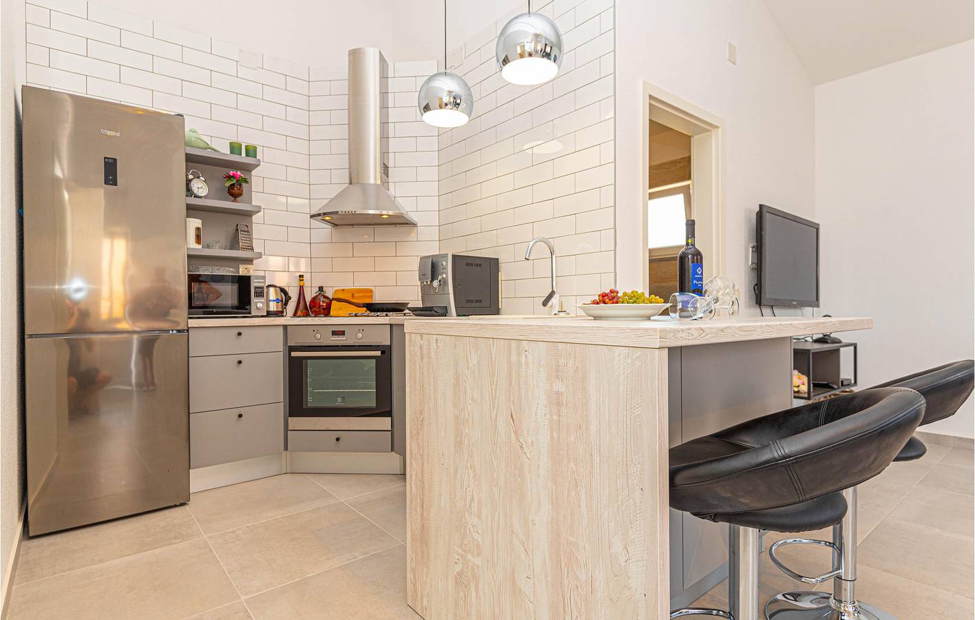Ganze Ferienwohnung, Ferienwohnung für 4 Personen mit Terrasse in Bilice, Šibenik-Knin