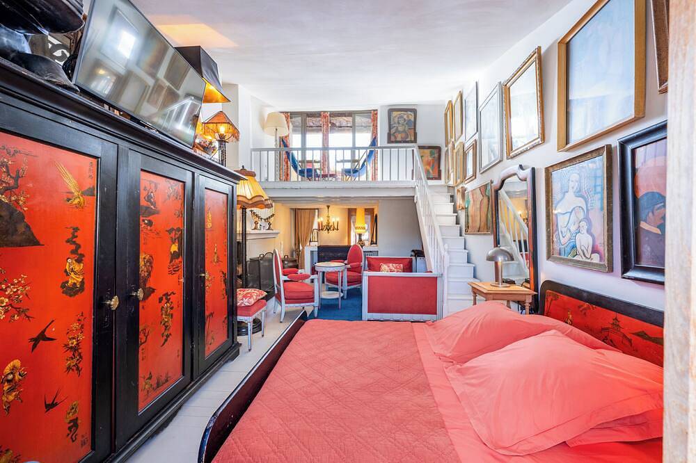 Signature Home – Pool & Panoramic Terrace in Goult, Parque natural regional del Luberon